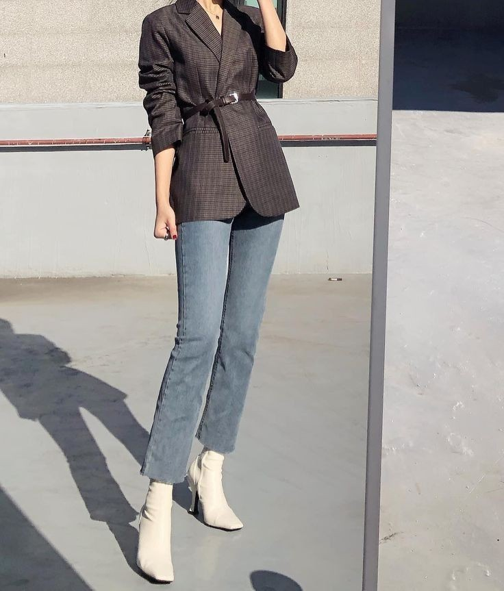 Oversized Blazer with Cropped Denim