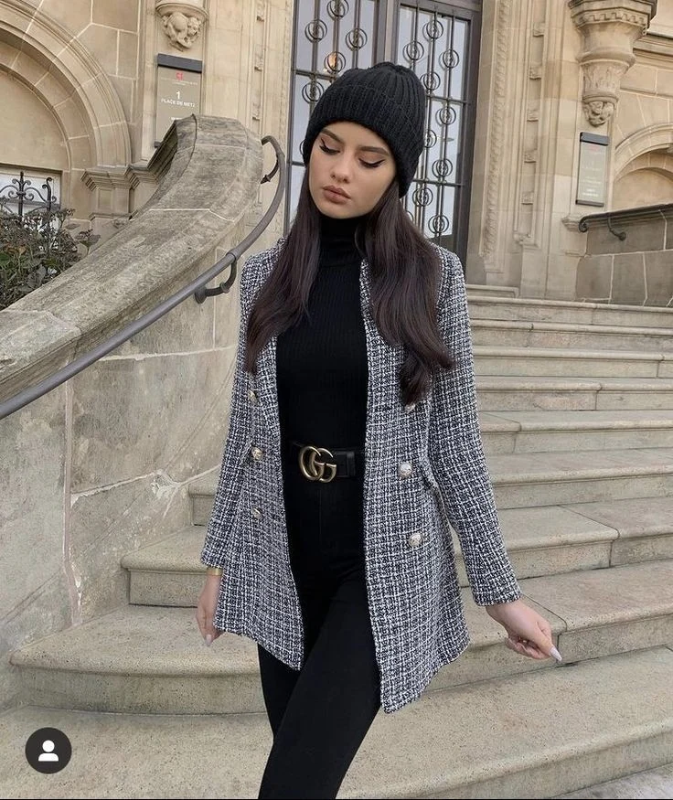 Chic Tweed Blazer with Monochrome Base