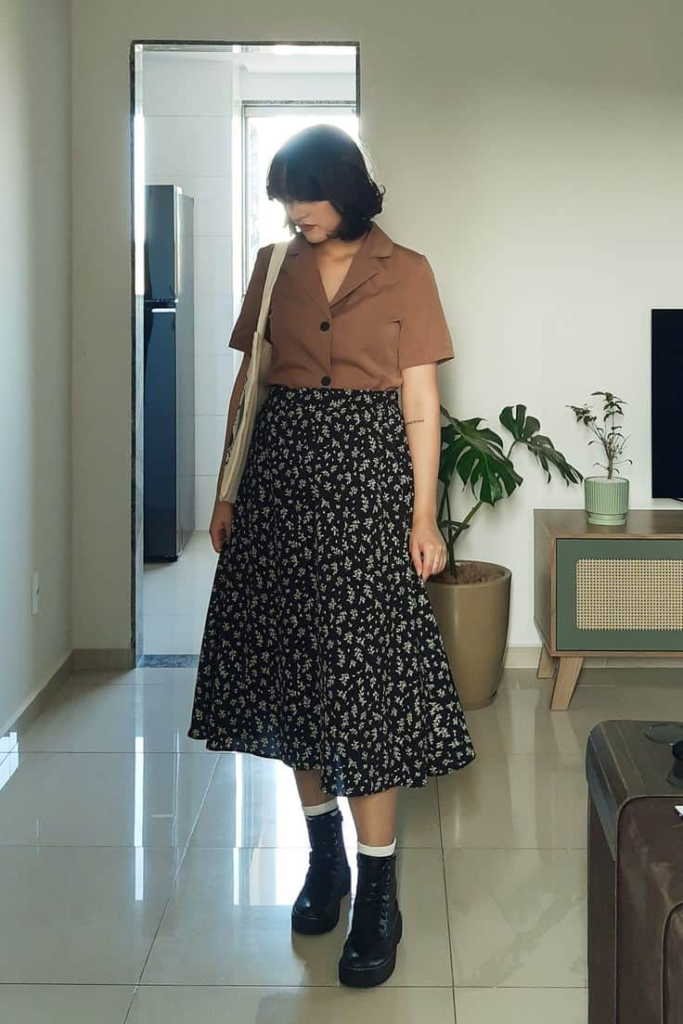 Vintage-Inspired Floral Midi Skirt Combo