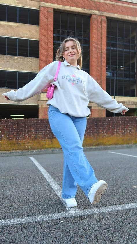 Retro Chic Sweatshirt and Jeans Combo